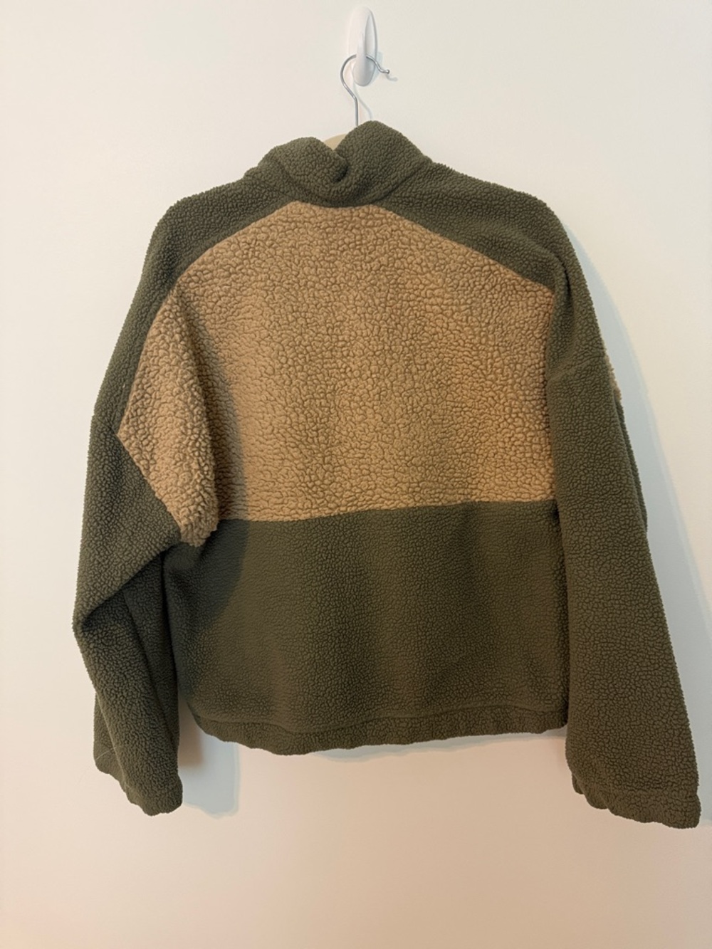Columbia Olive Green & Tan Sherpa Pullover with Navy Pocket - Picture 3 of 3